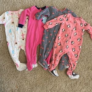 Like new Fall/Winter girl pajama bundle size 12-18 month